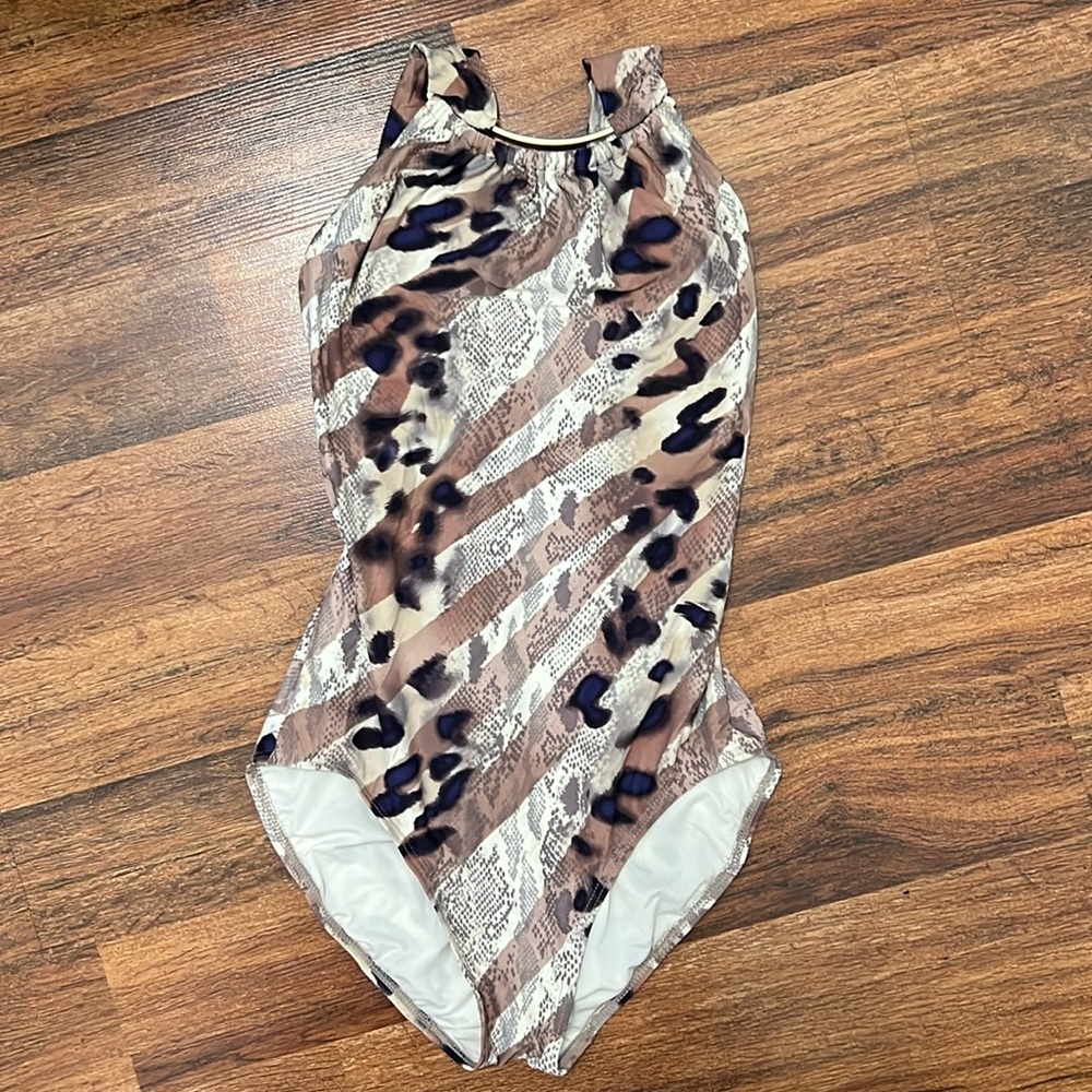 🔹 Vince Camuto One Piece Swim Suit 8